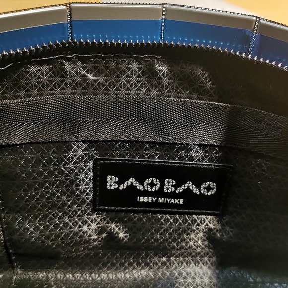 Bao Bao Issey Miyake Shoulder Bag Silver Grey - Picture 4 of 10